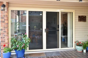 there any Dubai fly screen solutions for large sliding doors commonly used in Dubai homes