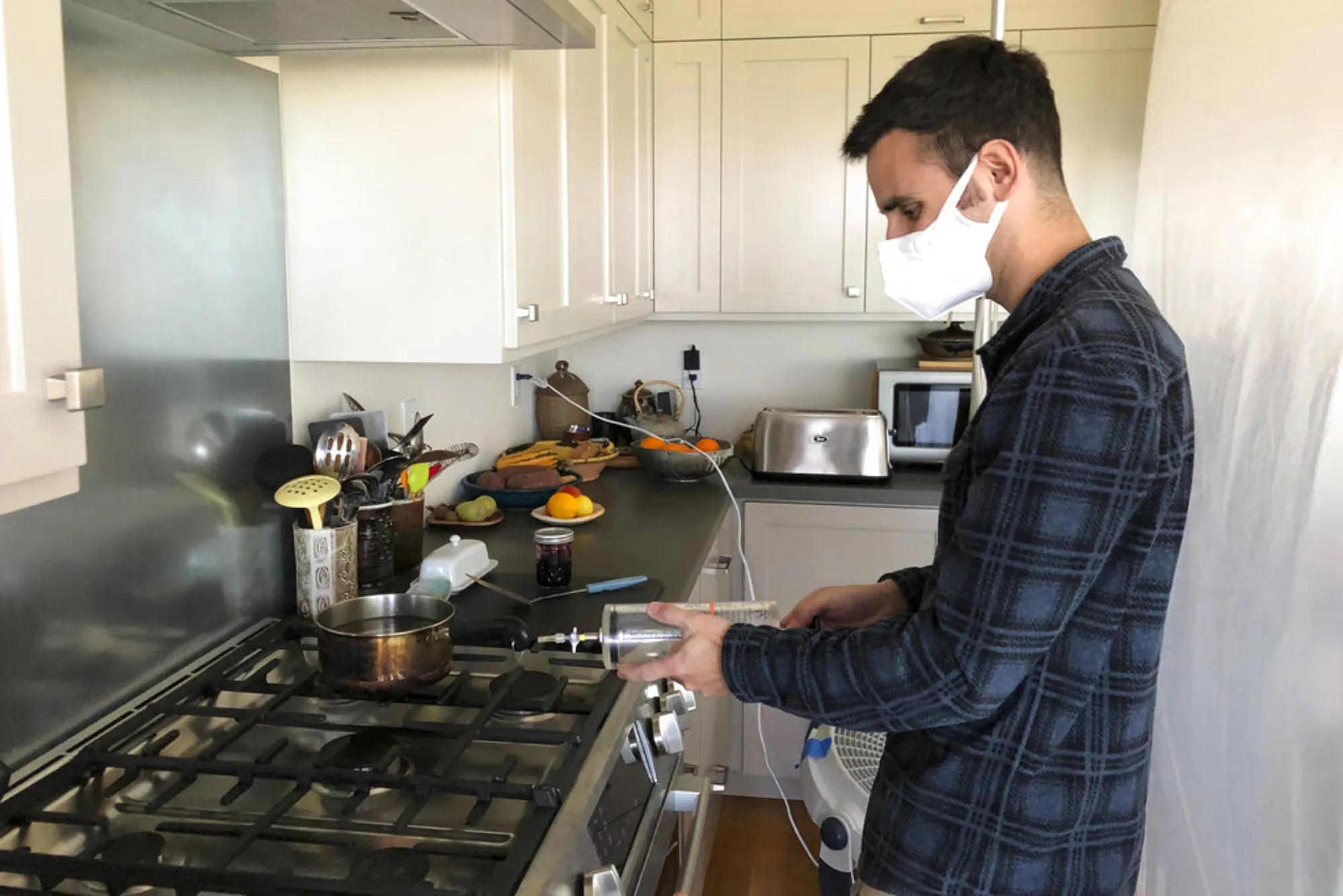 How to Detect Gas Leaks in Kitchen Stoves