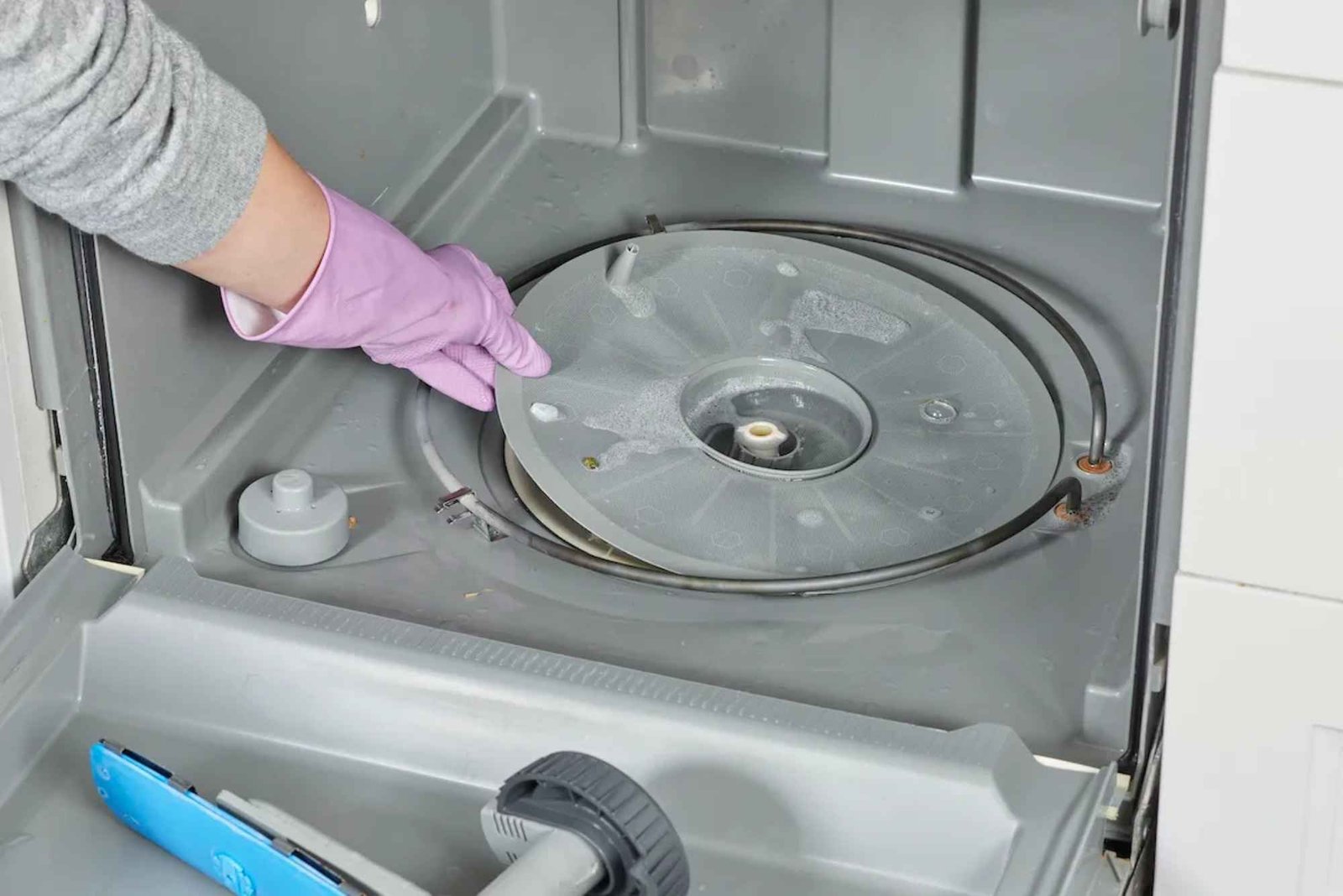 How to Fix a Dishwasher That Won’t Drain